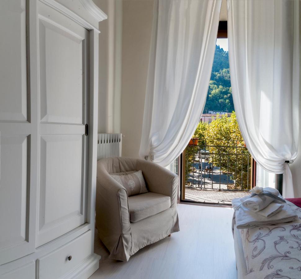 Bed and Breakfast Le Finestre Sulla Piazza à Boiano Extérieur photo